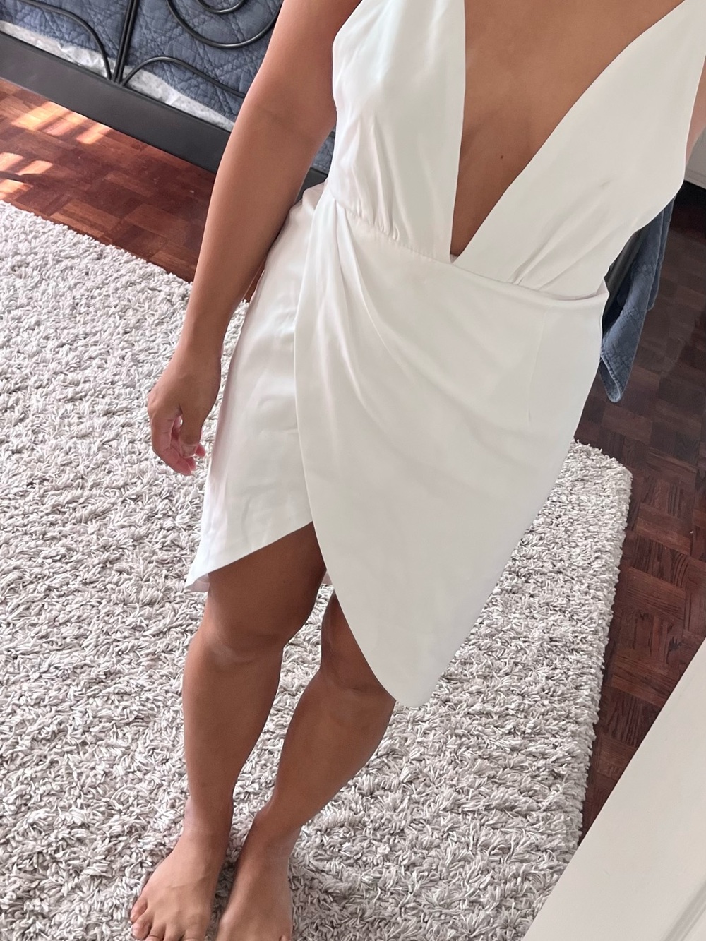 Backless White Plunge Tulip Mini Dress XS brand new without tags